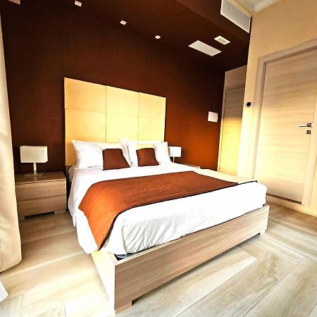 Trilogy Prestige - Central Premium Suites Lecce Bagian luar foto