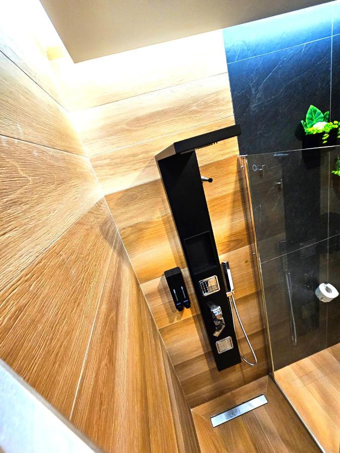 Trilogy Prestige - Central Premium Suites Lecce Bagian luar foto