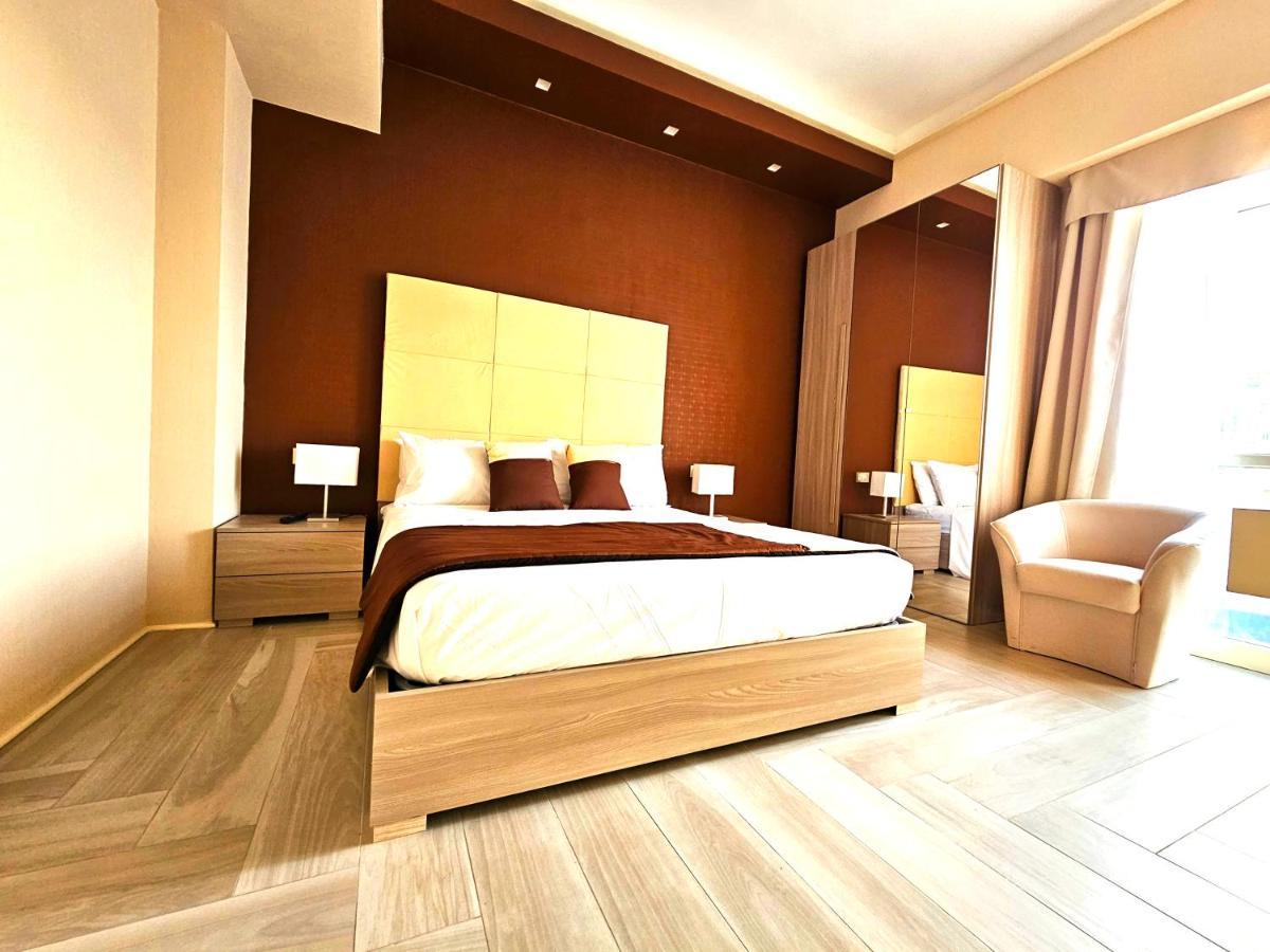 Trilogy Prestige - Central Premium Suites Lecce Bagian luar foto